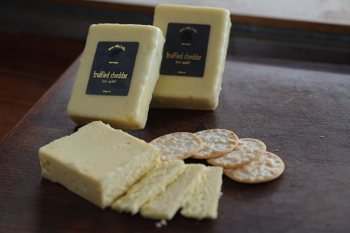 Tasmanian Truffled Cheddar 200g